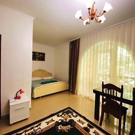 Perlyna Podillyа Hotel Satanov Ngoại thất bức ảnh