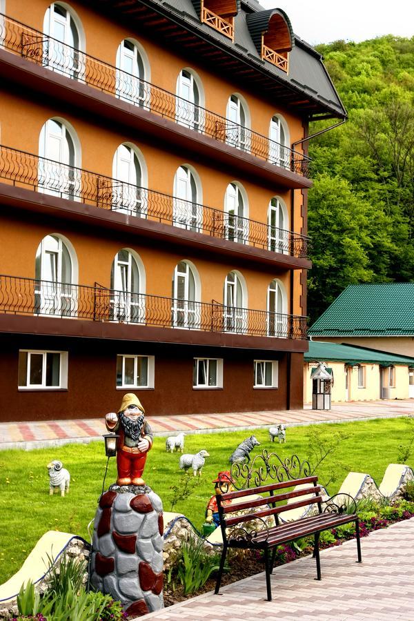 Perlyna Podillyа Hotel Satanov Ngoại thất bức ảnh