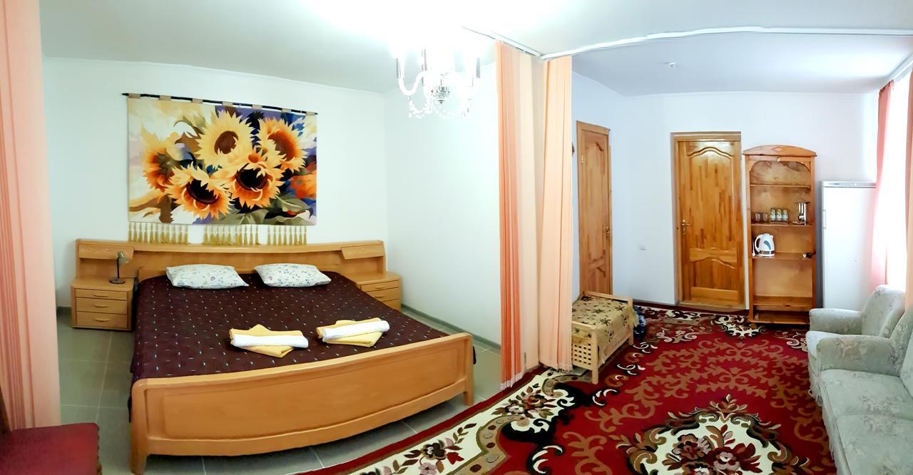Perlyna Podillyа Hotel Satanov Ngoại thất bức ảnh