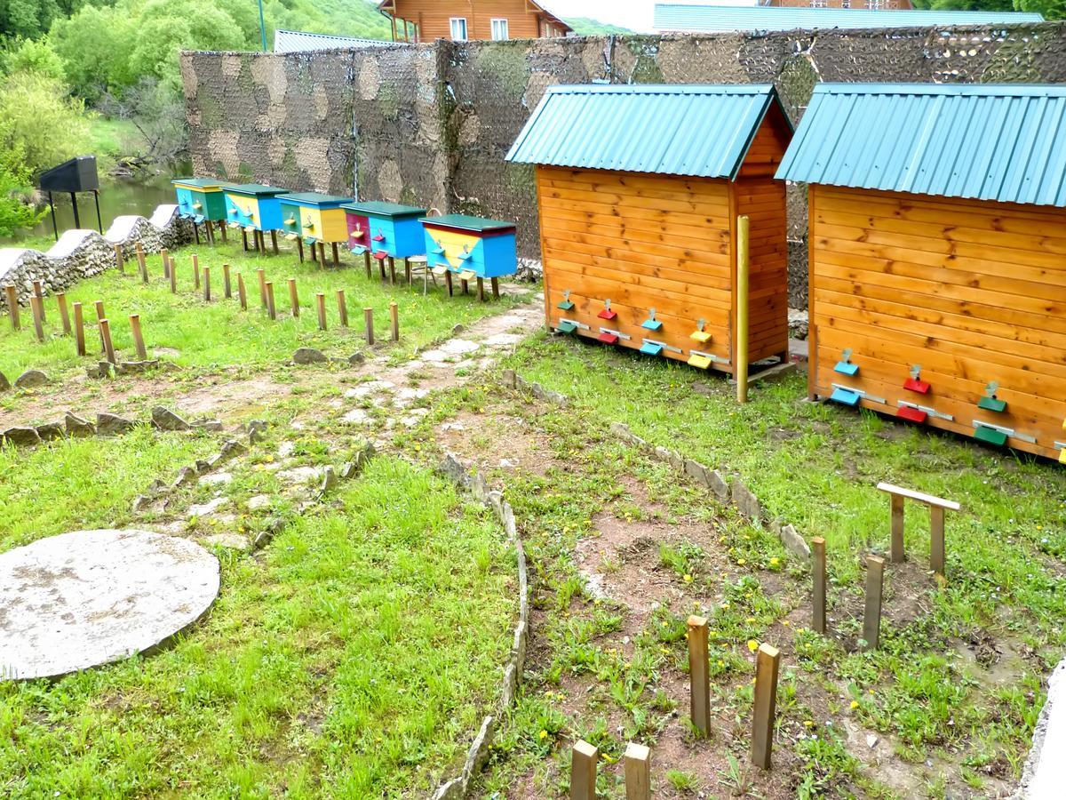Perlyna Podillyа Hotel Satanov Ngoại thất bức ảnh