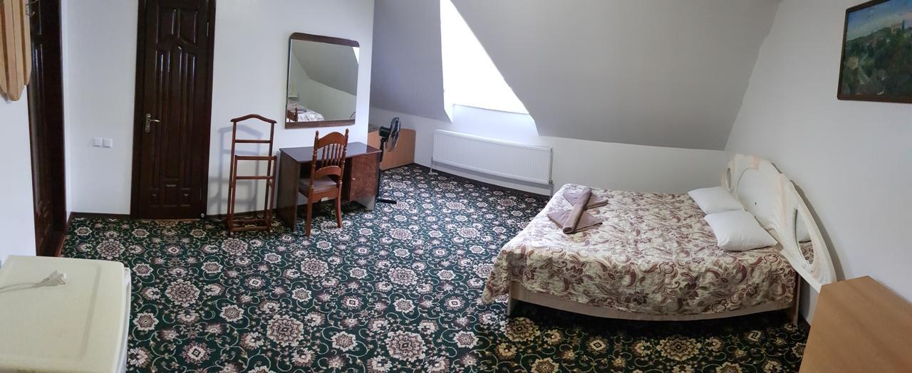 Perlyna Podillyа Hotel Satanov Ngoại thất bức ảnh